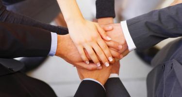 ЕОЅ ја презема компанијата за менаџмент со побарувања на Дојче Телеком