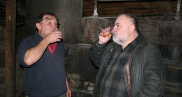 Половина од алкохолот во Бугарија е се сомнителна содржина?