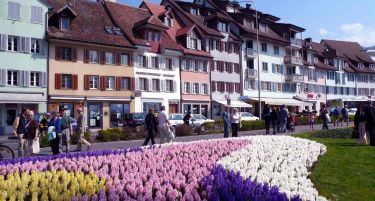 Швајцарскиот Цуг има 27.000 жители и 29.000 компании