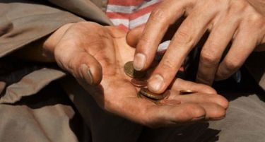 Пакети со облека за 11 илјади семејства во социјален ризик