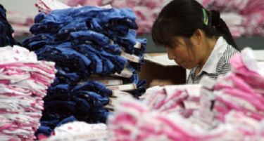 Владата ќе им помага на работодавачите околу спиралата за раст на плати во текстилството