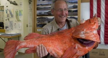 ФОТО: Американец уловил риба стара 200 години