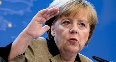 Меркел посакува заедничко решение за бегалската криза во Европа