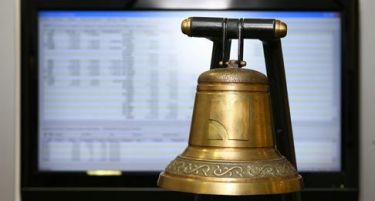 Акциите на шведска маса, но очигледно никој не е гладен!