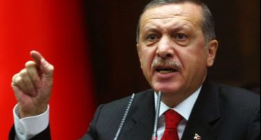 Министрите си даваат оставки, Ердоган се правда со меѓународен заговор
