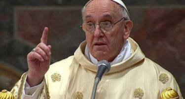 Папата се помоли за мир во Сирија