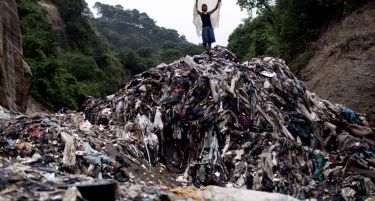 Кој собира опасен отпад и колку се заработува од тоа?
