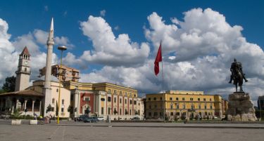 Расте државниот долг на Албанија