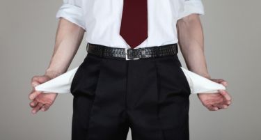 Младите фатија „џаде“ а Владата се фали оти невработеноста во Истокот паднала