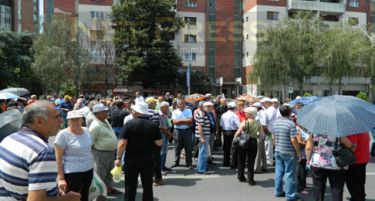 Стечајците им ги испорачаа сметките за вода и струја на министрите