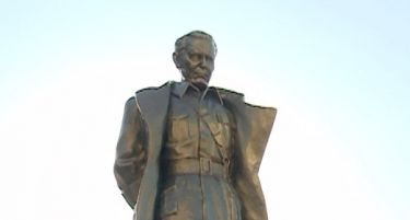 Споменик на Тито поставен во Центар