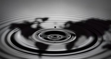 Цената на нафтата на светските пазари со нов пад во Новата година