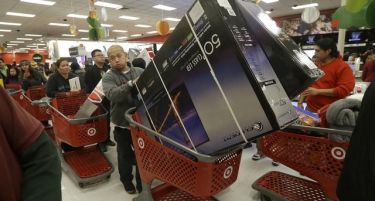 Добрите резултати од малопродажбата го вратија оптимизмот во САД