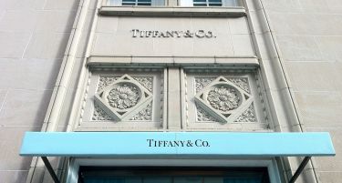 Поранешна директорка на Tiffany осудена поради кражба на накит вреден над 1 милион долари
