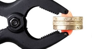 ПОВЛЕКУВАЊЕ ДЕПОЗИТИ: Кризата направи беља, ама најлошото заврши!