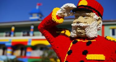 Филмот Lego му помага на славниот бизнис со коцки во САД