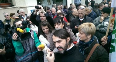 И Црногорците се кренаа на нозе