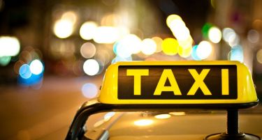 Градот Скопје ќе плати професори по англиски за да ги учат таксистите!