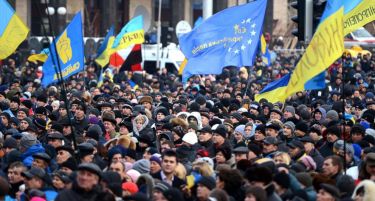 Помош за Украина, од САД веднаш, од Русија по формирањето Влада