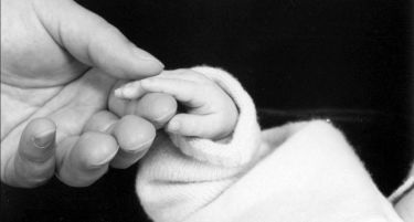 Во Козле најмладиот пациент со ковид е едномесечно бебе