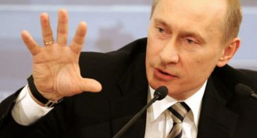 Путин за Клинтон: Подобро е да не се расправате со жени!