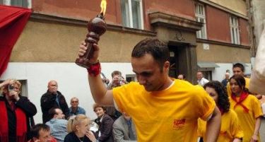 ЕХО ОД МИНАТОТО: И низ поплави и земјотреси Штафетата на младоста патува од Скопје кон Белград!