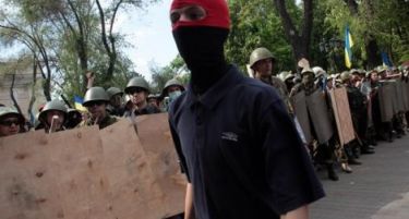 (ВИДЕО) Ситуацијата во Украина излегува од контрола – најмалку 38 загинати во Одеса