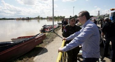 Во тек е евакуацијата на инвалиди во Обреновац, Сава се излеа кај кулата Небојша