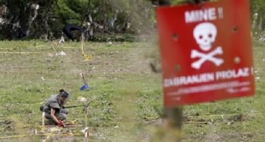 Мина донесена од поплавите експлодира во Брчко