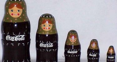 Кока Кола затвора две фабрики во Русија