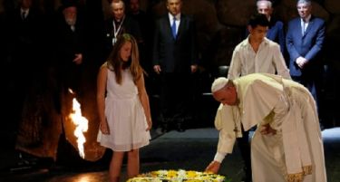 (ФОТО) По посетата на папата, пламна местото на раѓањето на  Исус