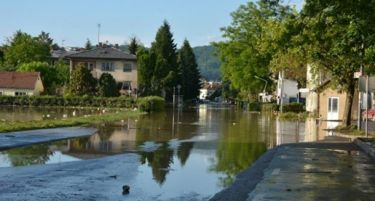 (ФОТО) Добој после поплавите