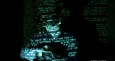 Над половина милион компјутери во 120 земји заразени со вирусот „Црни сенки“