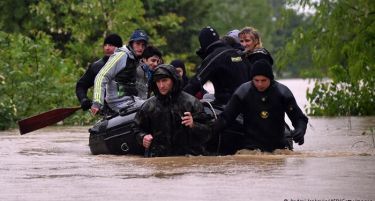 Карпош испраќа помош за збратимените општини во Србија