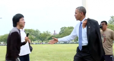(ВИДЕО) УБАВО ВРЕМЕ: Обама прошета и ги изненади Американците!