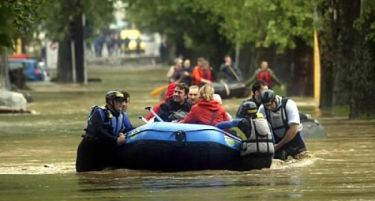Катастрофа на која не се гледа крајот: Речиси 600 лица се водат за исчезнати во поплавите во Србија!