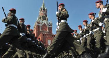 (ВИДЕО) ПАРАДА ЗА 9 МАЈ: 11.000 војници на Црвениот плоштад!