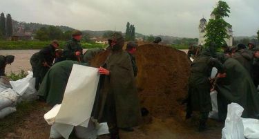 (ВИДЕО) Македонија им нуди помош на Србија и БиХ за справување со поплавите