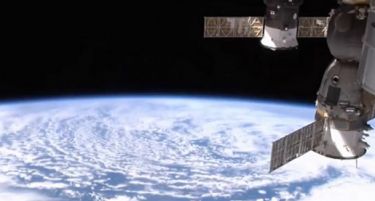 (ВИДЕО) Еве шанса да ја видите Земјата директно од вселената