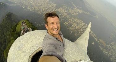 (ВИДЕО) Дали ова е најлудата „селфи“ фотографија на светот?