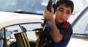 (ФОТО) ИРАК: И деца повикани да го бранат Багдад!