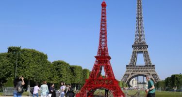 (ВИДЕО) Втора Ајфелова кула „никна“ во Париз