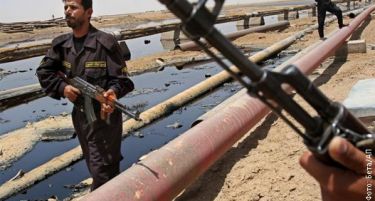 Најголемата нафтена рафинерија во Ирак во рацете на екстремистите од ИСИЛ!