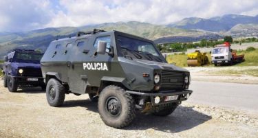 (ВИДЕО-ФОТО) Бесна војна во Албанија: Дилери со митралези ја нападнаа полицијата