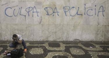 (ФОТО) Големи протести во Бразил пред СП 2014