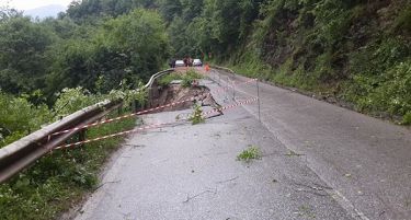 (ВИДЕО) Невреме нанесе огромни штети во Приштина