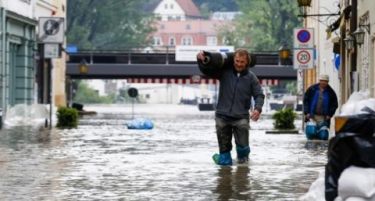 Србија: Милијарда динари за обнова на економијата во регионите уништени од поплавите