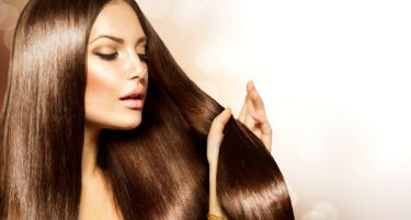 Зајакнете го коренот на косата и спречете го паѓањето на влакното сами