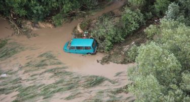 И македонско семејство заглавено во поплавите во Варна