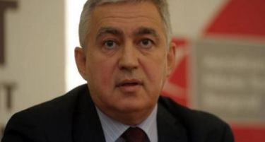 Уапсен директорот на аеродромот во Белград – на „Визер“ му дозволил да лета со попуст